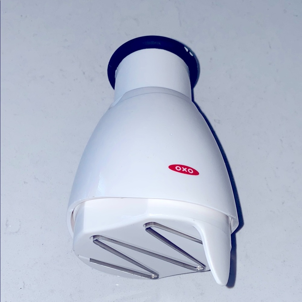OXO White‎ Garlic Press